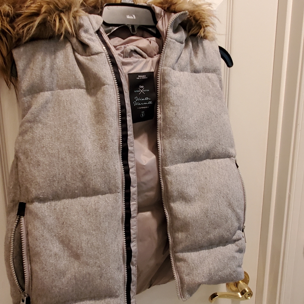 Gap Hooded Down Vest